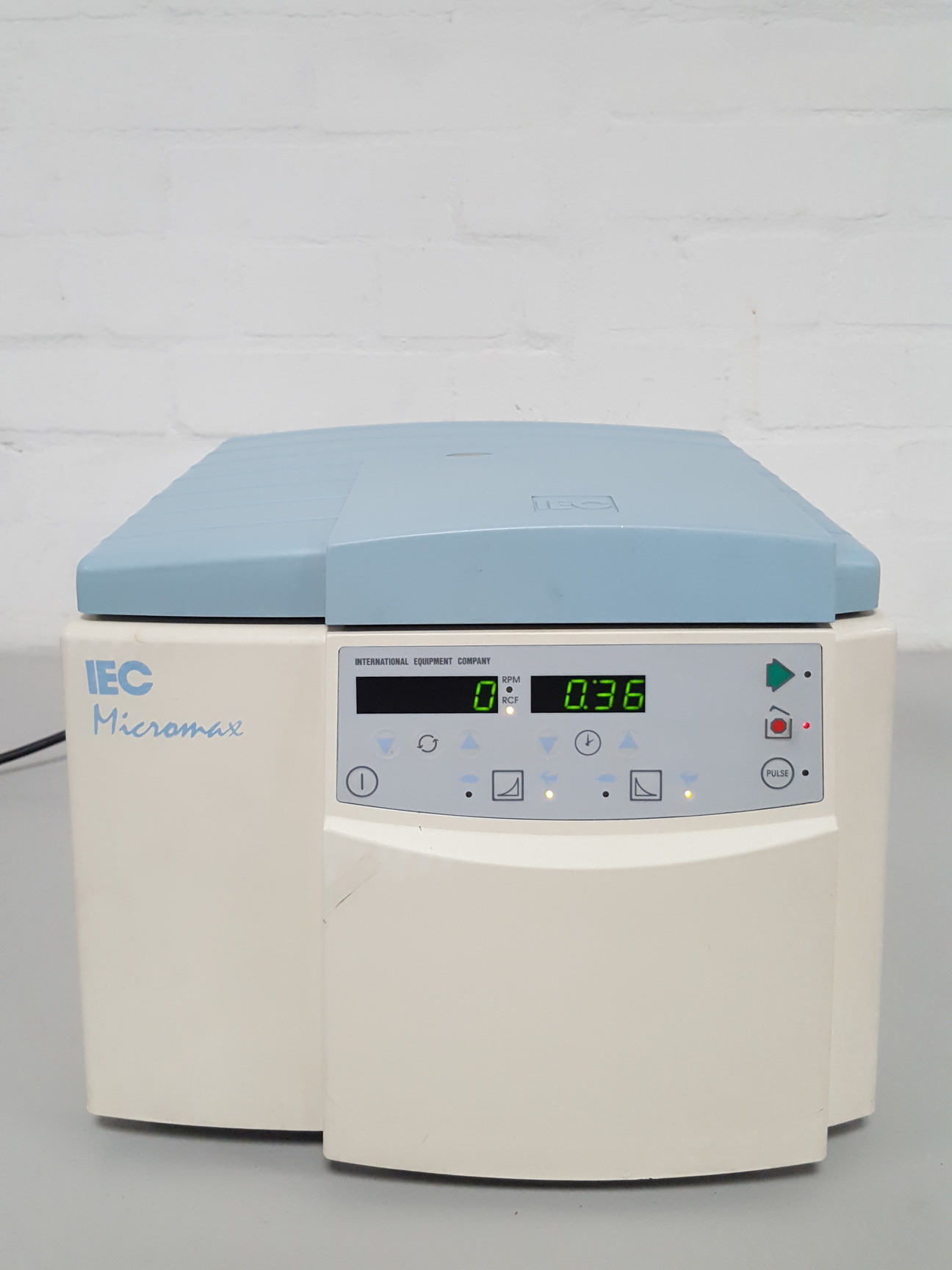 Image of IEC Micromax Benchtop Centrifuge + 24-Tube Rotor 15,000rpm Lab