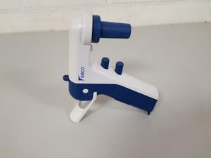 Thumbnail image of Gibco IVGN-358 Electronic Pipette Lab 