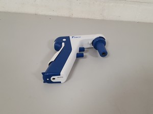 Thumbnail image of Gibco IVGN-358 Electronic Pipette Lab 