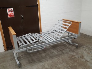 Thumbnail image of ArjoHuntleigh Minuet 2 Huntleigh Electric Hospital / Medical Bed