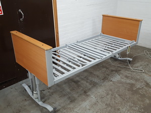 Thumbnail image of ArjoHuntleigh Minuet 2 Huntleigh Electric Hospital / Medical Bed