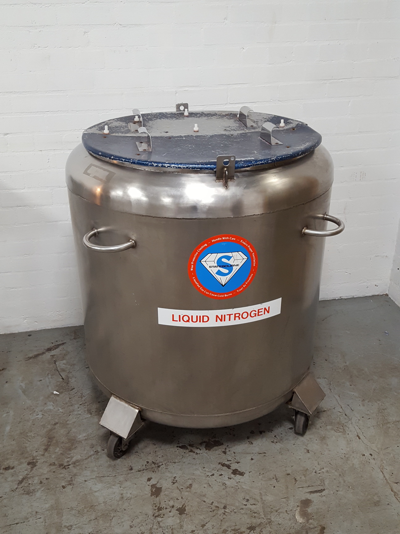 Statebourne Cryogenics Liquid Nitrogen Storage Tank With 8x Racks Lab