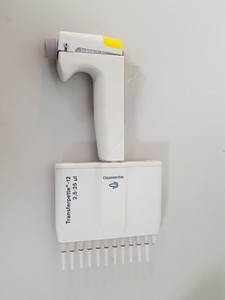 Thumbnail image of Brand Transferpette 12 Multi-Channel Micropipette 2.5-25ul Lab