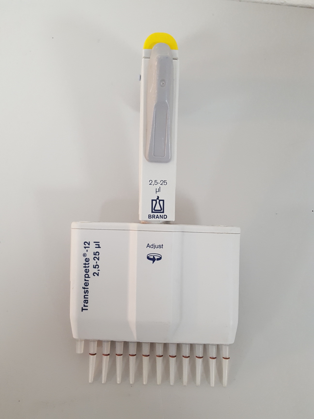 Image of Brand Transferpette 12 Multi-Channel Micropipette 2.5-25ul Lab