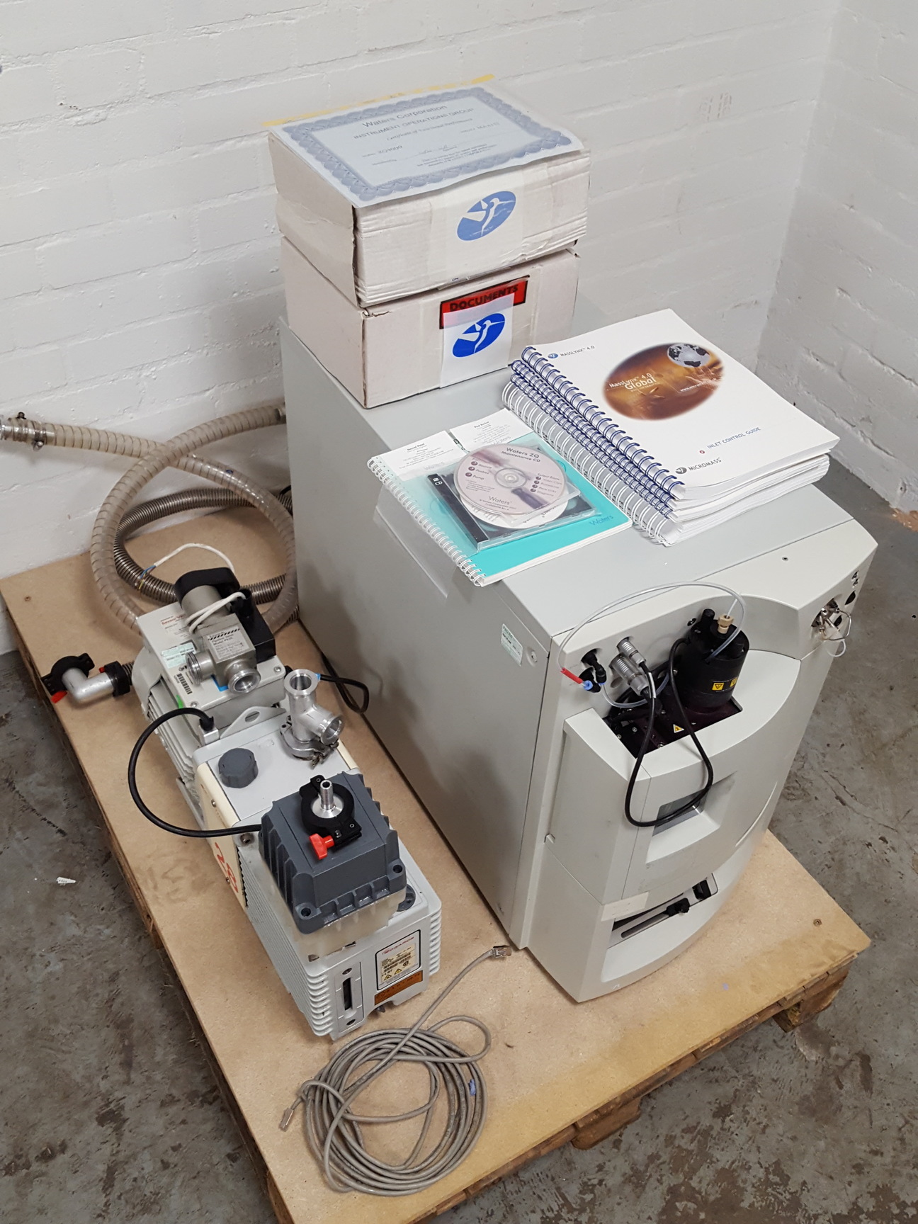 Image of Waters Micromass ZQ Mass Spectrometer + E2M28 Vacuum Pump - Lab, 
