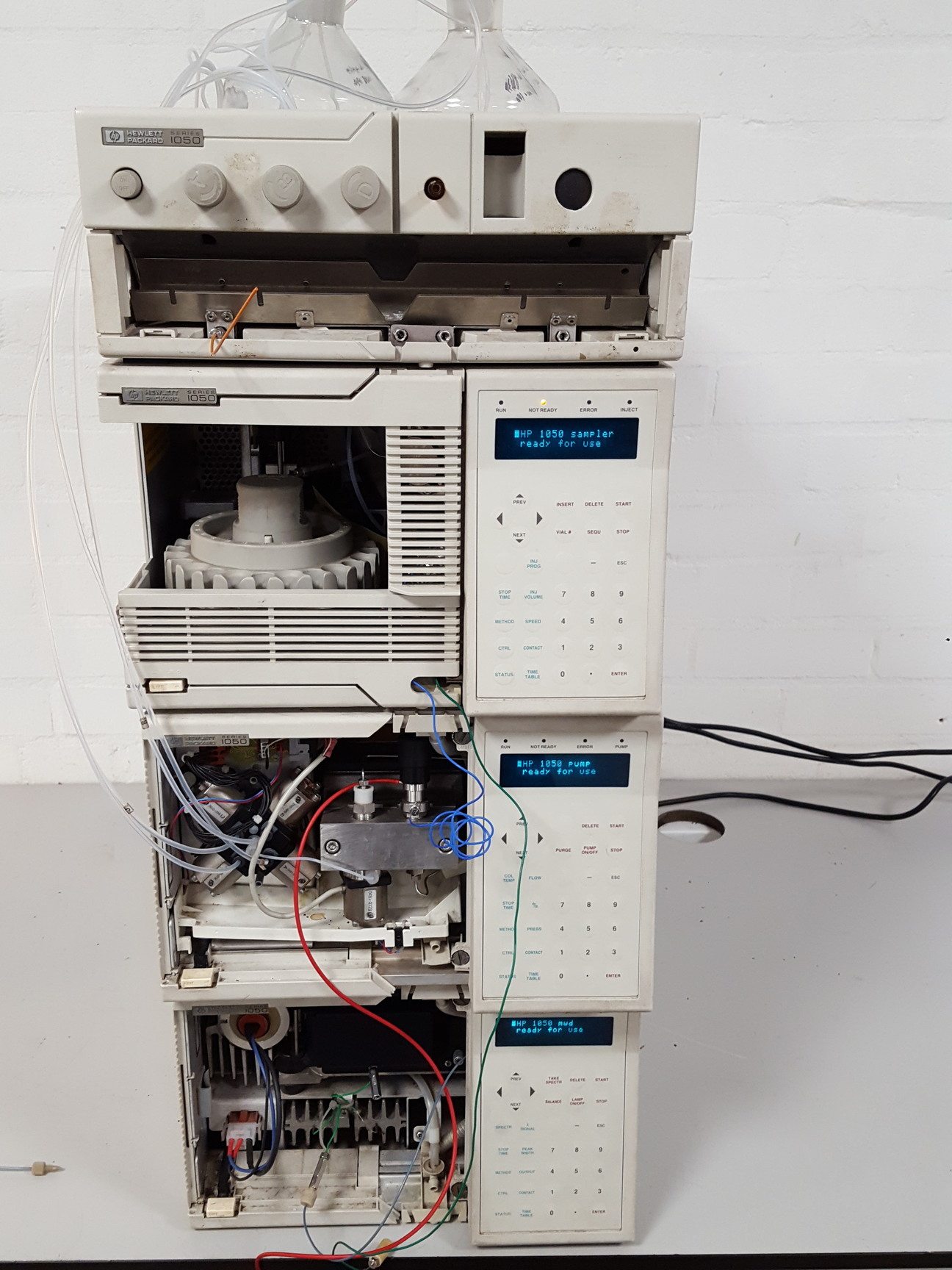 Image of Agilent / HP 1050 LC-UV HPLC System + PC & Software + Spare Deuterium Lamp Lab
