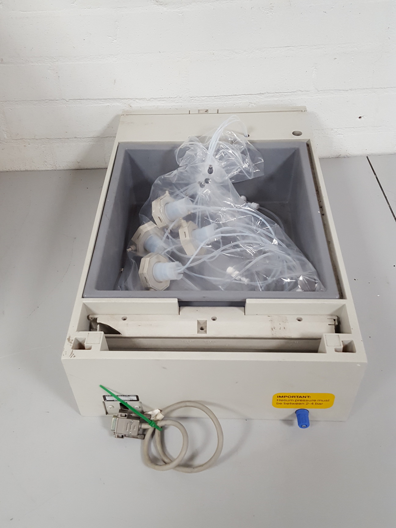 Image of Agilent / HP 1050 LC-UV HPLC System + PC & Software + Spare Deuterium Lamp Lab