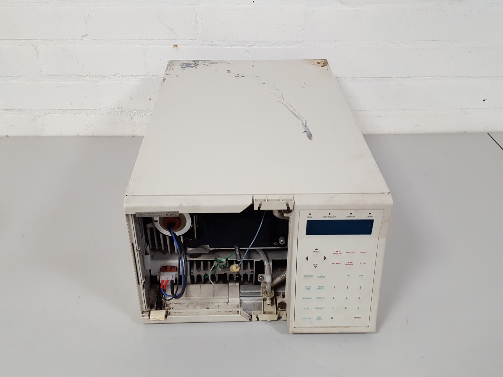 Image of Agilent / HP 1050 LC-UV HPLC System + PC & Software + Spare Deuterium Lamp Lab