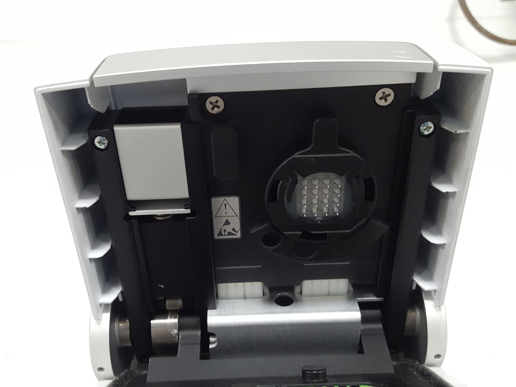 Image of Agilent 2100 Bioanalyzer System Automated Electrophoresis +RNA Pico Chip Lab 