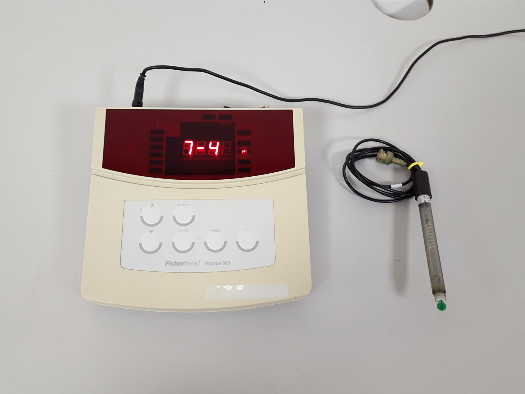 Image of Fisherbrand Hydrus 300 Benchtop pH Meter +Probe Lab