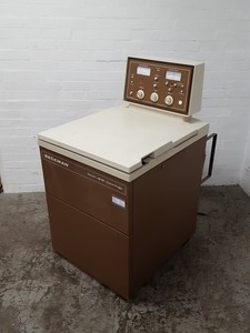Thumbnail image of Beckman J2-21 High Speed Refrigerated Centrifuge + JA-20 Rotor Lab 