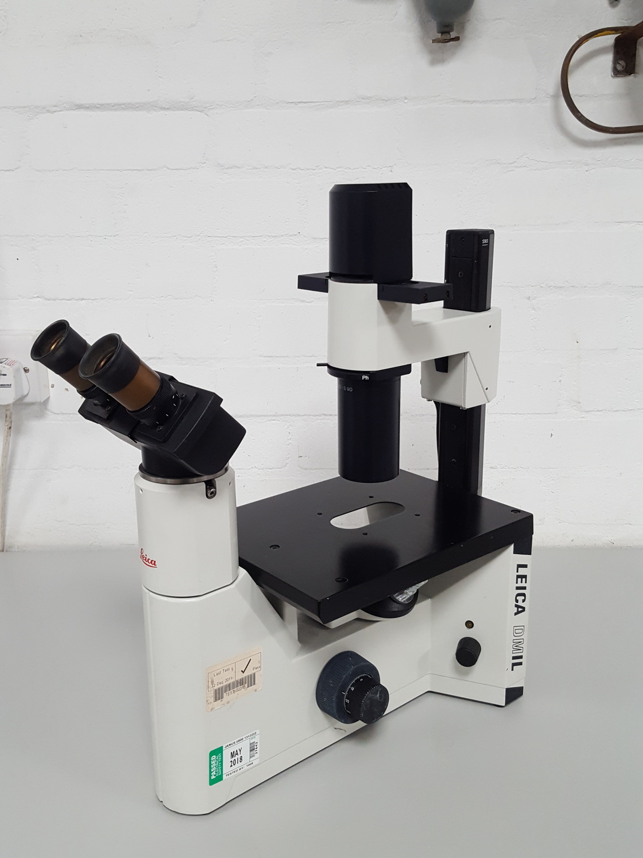 Leica Dm Il Led Tissue Culture Microscope + 3 Objectives 10x 0.20 Phaco 