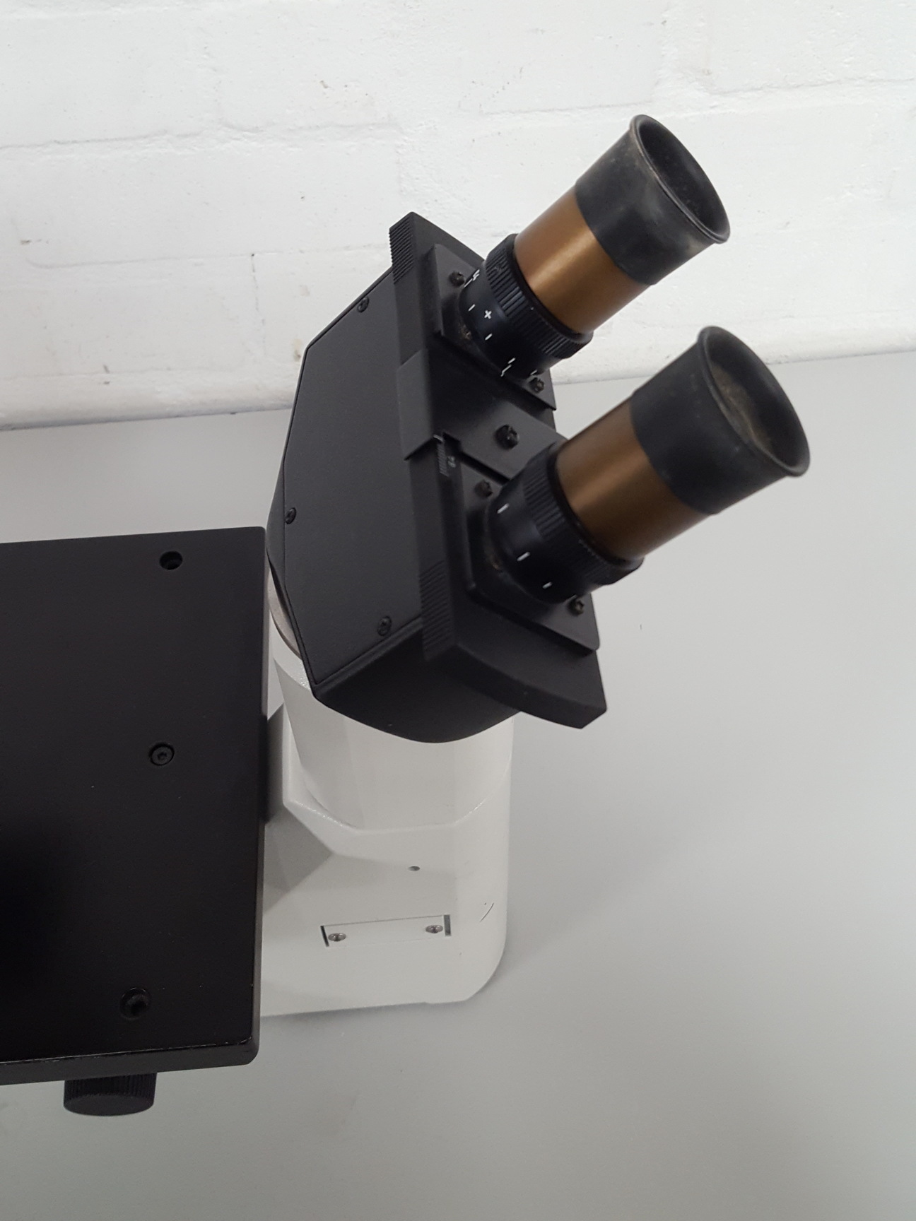 Leica DM IL LED Tissue Culture Microscope + 3 Objectives 10x/0.20 Phaco