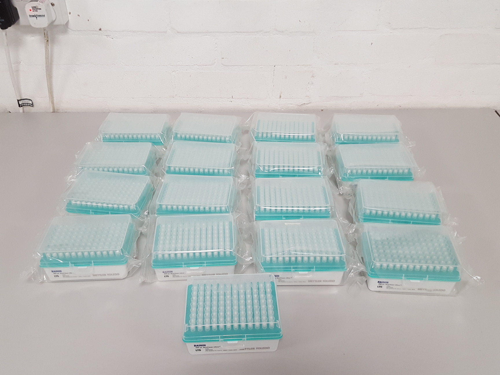 17x Mettler Toledo Rainin 200ul BioClean Ultra Pipette Tips Lab 30389239