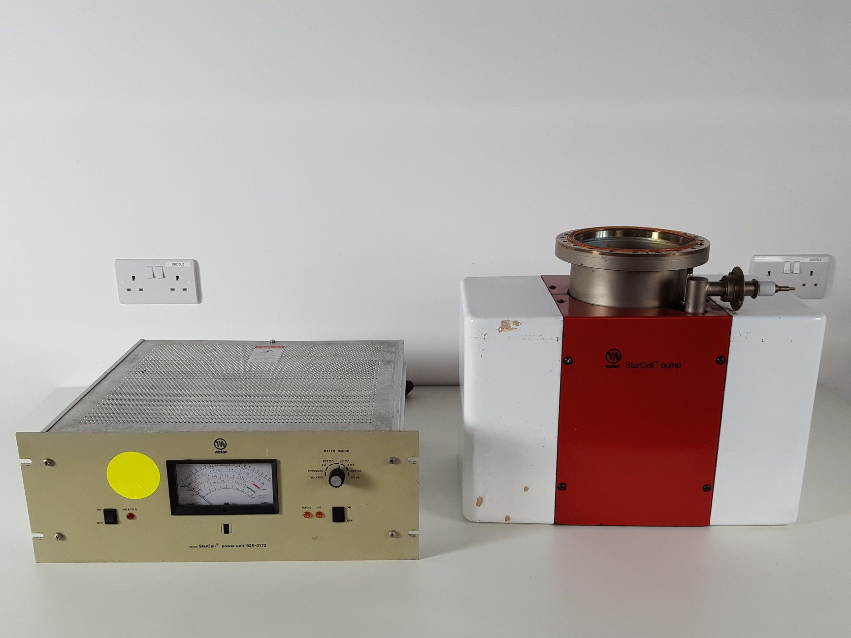 Image of Varian StarCell UHV Vacuum Ion Pump & Power Unit 929-0172 / Controller Lab 