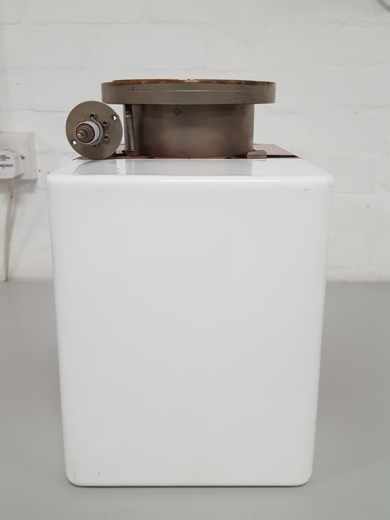 Image of Varian StarCell UHV Vacuum Ion Pump & Power Unit 929-0172 / Controller Lab