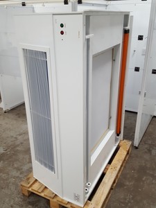Thumbnail image of Large Vertical Laminar Flow System / Clean Room 3-Bay Lab