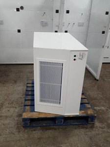 Thumbnail image of Large Vertical Laminar Flow System / Clean Room 3-Bay Lab
