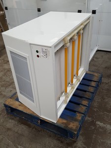 Thumbnail image of Large Vertical Laminar Flow System / Clean Room 3-Bay Lab