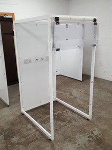 Thumbnail image of Large Vertical Laminar Flow System / Clean Room 3-Bay Lab