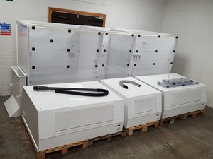 Thumbnail image of Large Vertical Laminar Flow System / Clean Room 3-Bay Lab