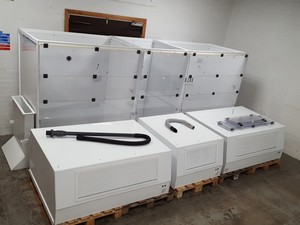 Thumbnail image of Large Vertical Laminar Flow System / Clean Room 3-Bay Lab
