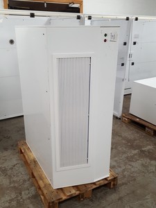 Thumbnail image of Large Vertical Laminar Flow System / Clean Room 3-Bay Lab