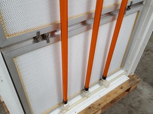Thumbnail image of Large Vertical Laminar Flow System / Clean Room 3-Bay Lab