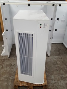 Thumbnail image of Large Vertical Laminar Flow System / Clean Room 3-Bay Lab