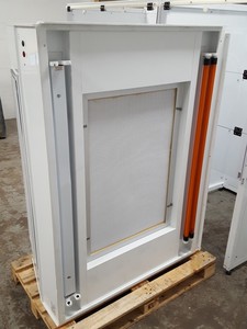 Thumbnail image of Large Vertical Laminar Flow System / Clean Room 3-Bay Lab