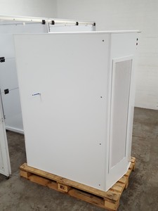 Thumbnail image of Large Vertical Laminar Flow System / Clean Room 3-Bay Lab