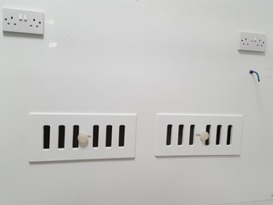 Thumbnail image of Large Vertical Laminar Flow System / Clean Room 3-Bay Lab