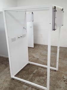 Thumbnail image of Large Vertical Laminar Flow System / Clean Room 3-Bay Lab