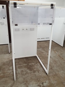 Thumbnail image of Large Vertical Laminar Flow System / Clean Room 3-Bay Lab
