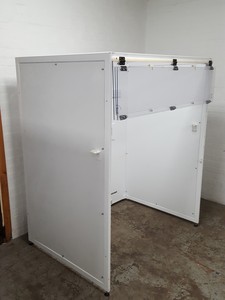 Thumbnail image of Large Vertical Laminar Flow System / Clean Room 3-Bay Lab