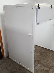 Thumbnail image of Large Vertical Laminar Flow System / Clean Room 3-Bay Lab