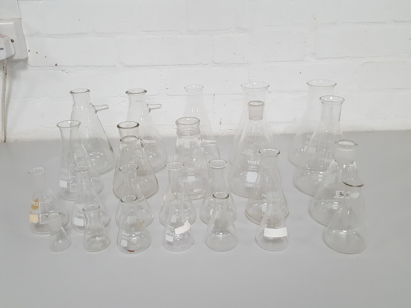 Image of 24 x Lab Glassware Conical and Buchner Flask Inc Pyrex Glass