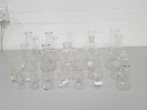 Thumbnail image of 24 x Lab Glassware Conical and Buchner Flask Inc Pyrex Glass