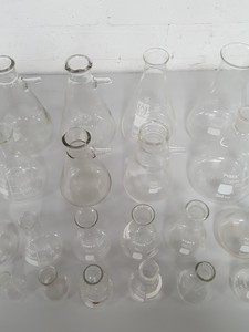 Thumbnail image of 24 x Lab Glassware Conical and Buchner Flask Inc Pyrex Glass