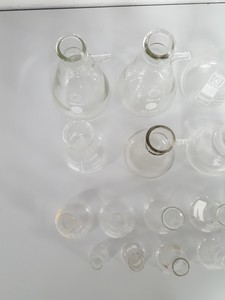 Thumbnail image of 24 x Lab Glassware Conical and Buchner Flask Inc Pyrex Glass
