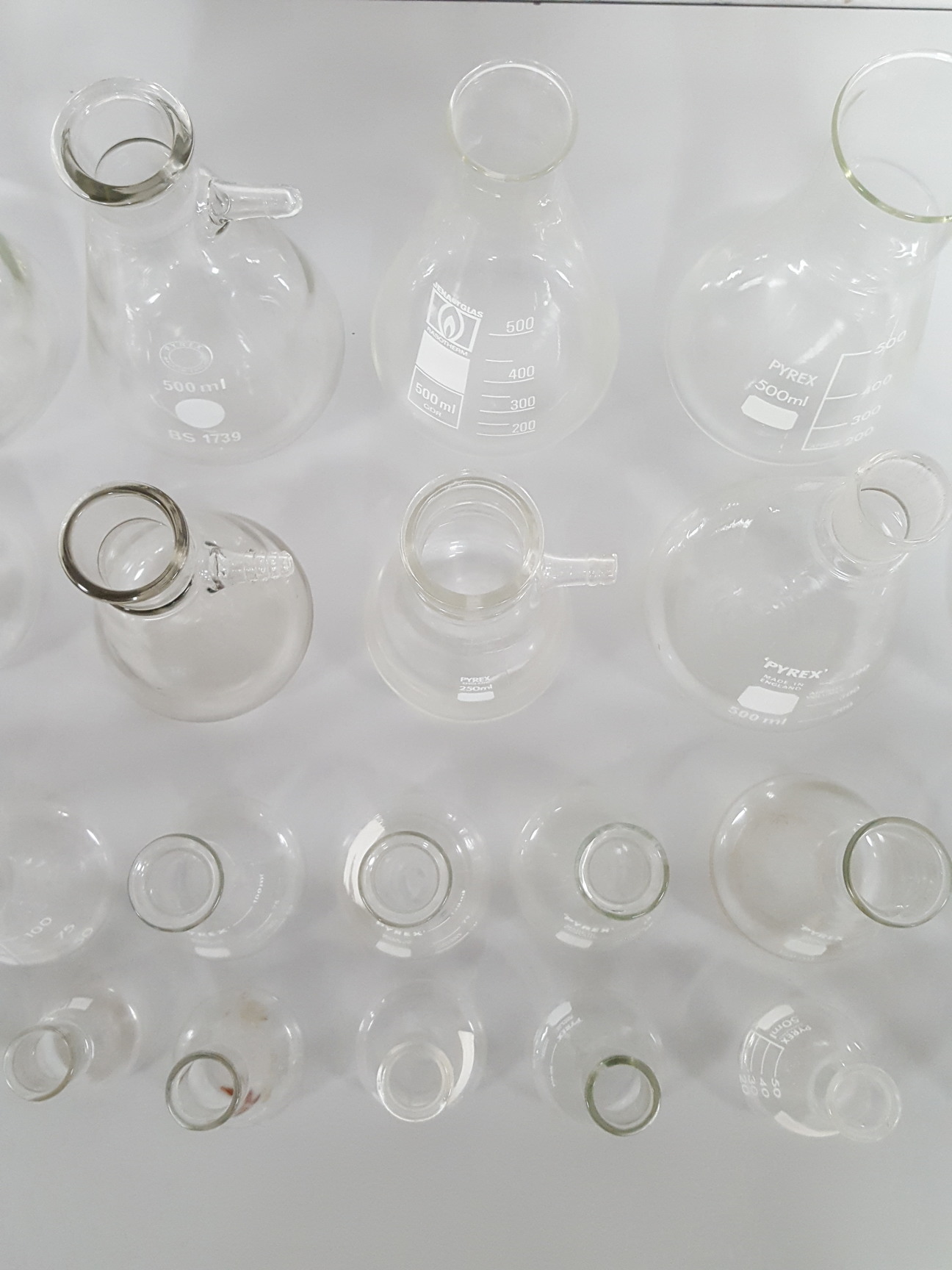 Image of 24 x Lab Glassware Conical and Buchner Flask Inc Pyrex Glass