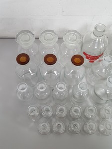 Thumbnail image of 37 x Flat Bottomed Lab Glass Flasks Jointed + Stoppers 