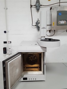 Thumbnail image of Varian 3900 Gas Chromatograph + Saturn 2100 GC/MS + CP-8400 AS & DS102 Pump Lab