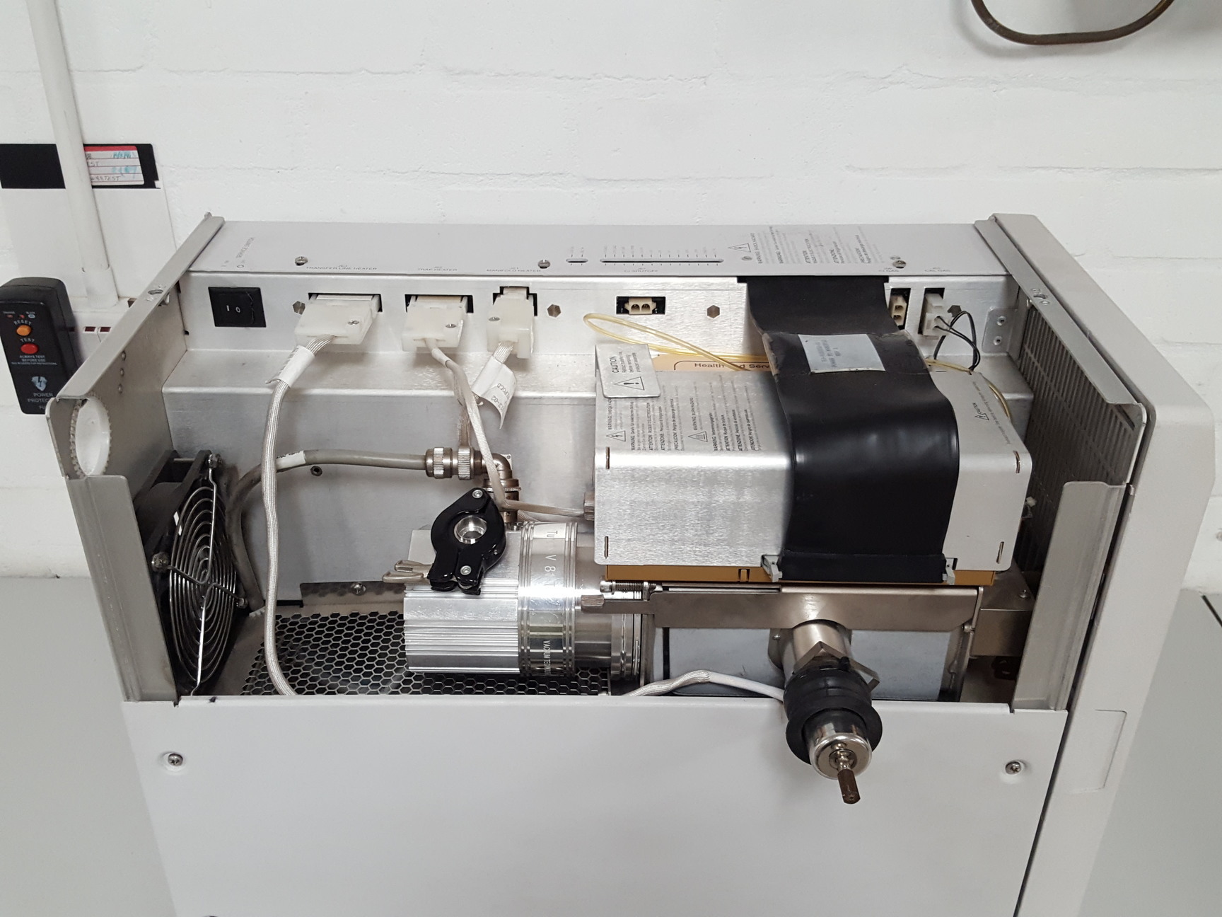 Image of Varian 3900 Gas Chromatograph + Saturn 2100 GC/MS + CP-8400 AS & DS102 Pump Lab