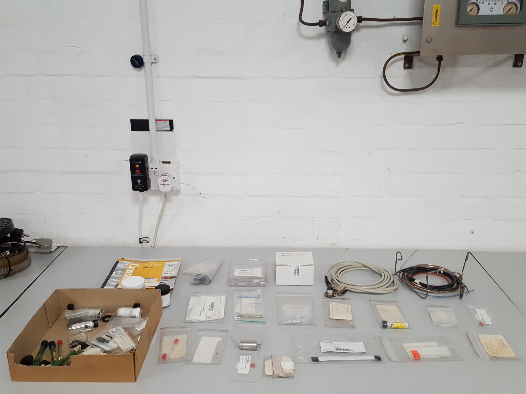 Image of Varian 3900 Gas Chromatograph + Saturn 2100 GC/MS + CP-8400 AS & DS102 Pump Lab