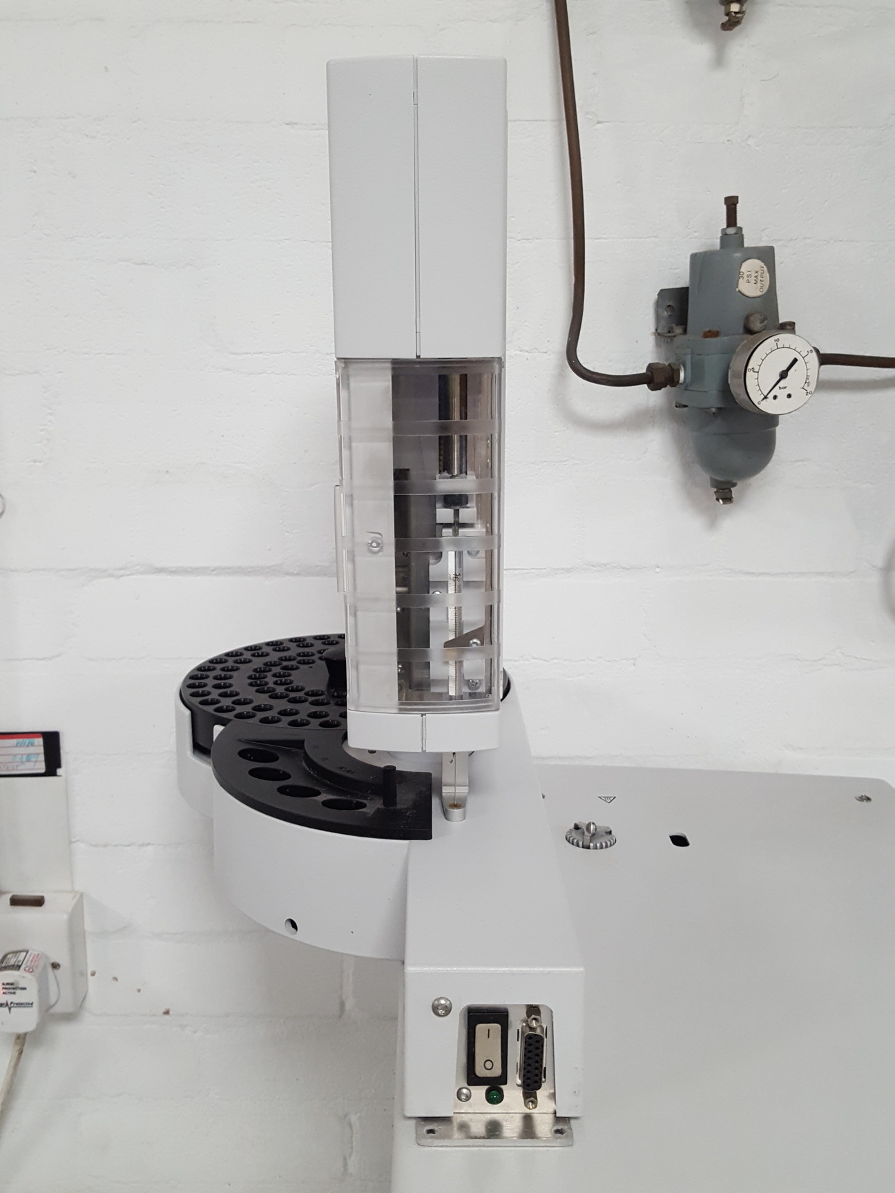 Image of Varian 3900 Gas Chromatograph + Saturn 2100 GC/MS + CP-8400 AS & DS102 Pump Lab
