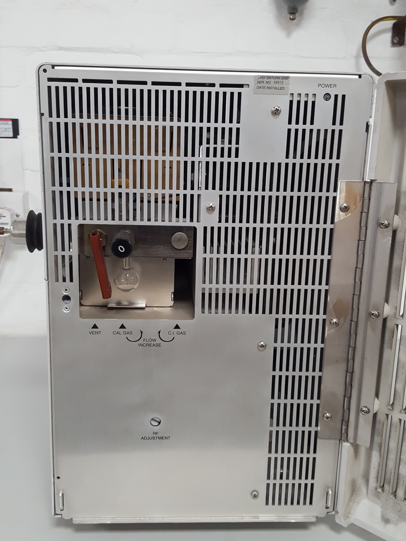 Image of Varian 3900 Gas Chromatograph + Saturn 2100 GC/MS + CP-8400 AS & DS102 Pump Lab