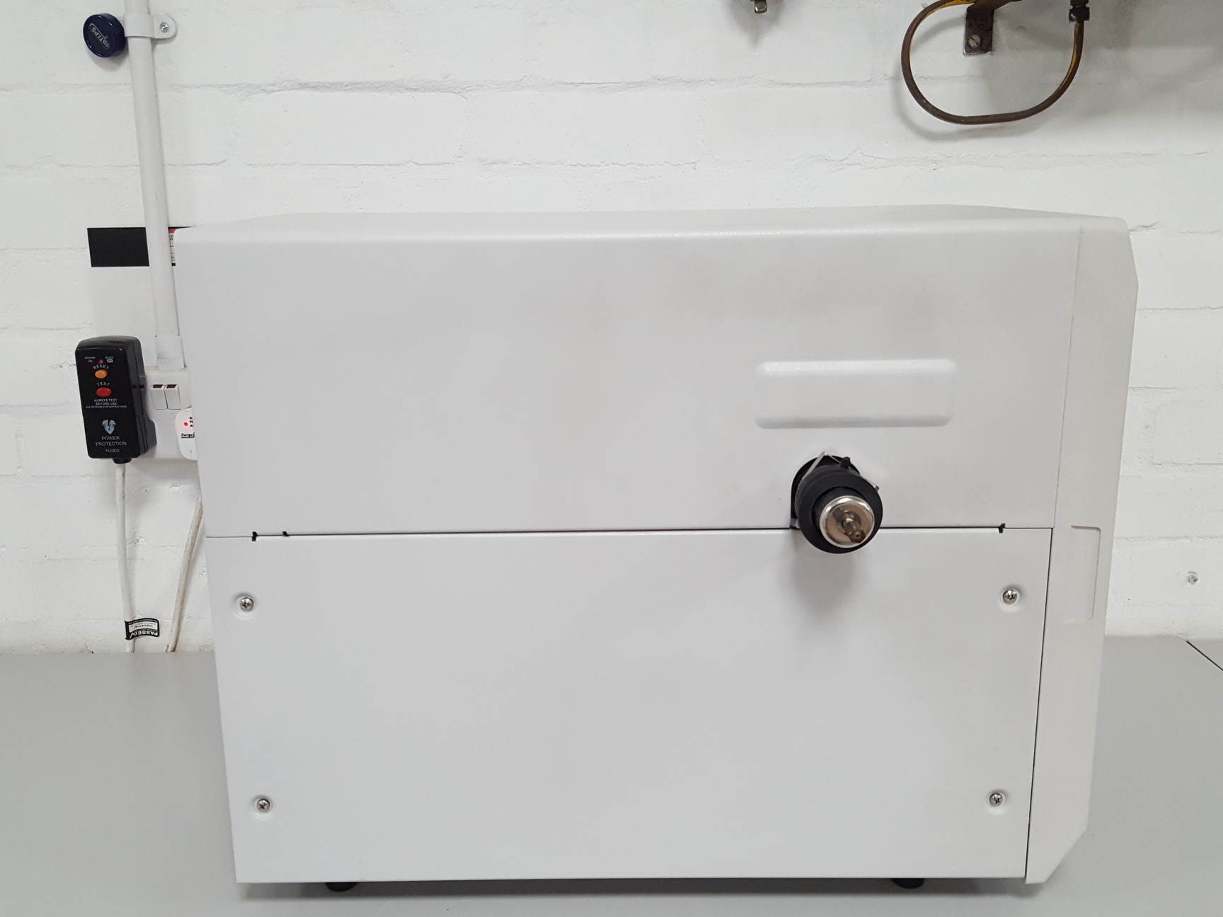 Image of Varian 3900 Gas Chromatograph + Saturn 2100 GC/MS + CP-8400 AS & DS102 Pump Lab