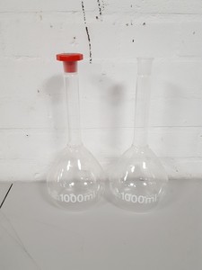 Thumbnail image of 108 x Volumetric Flasks Lab Glassware Glass + Stoppers