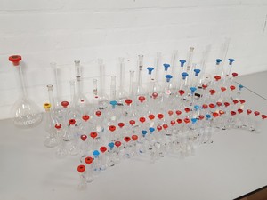 Thumbnail image of 108 x Volumetric Flasks Lab Glassware Glass + Stoppers
